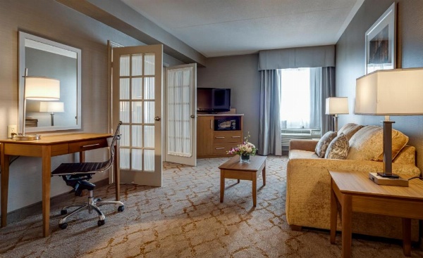 Monte Carlo Inns - Vaughan Suites image 15