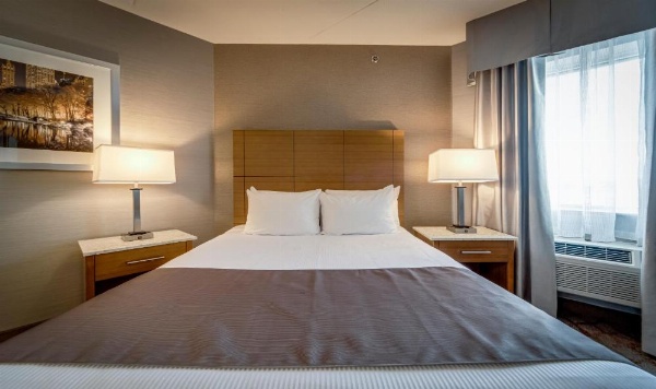 Monte Carlo Inns - Vaughan Suites image 17