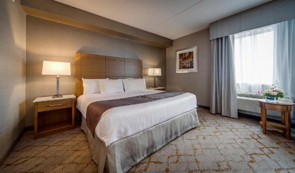 Monte Carlo Inns - Vaughan Suites image 25