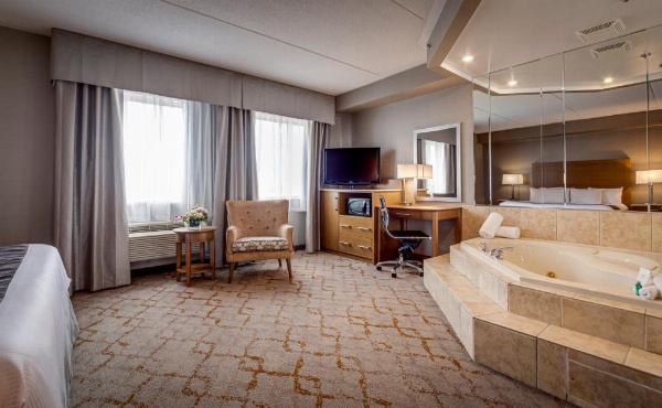 Monte Carlo Inns - Vaughan Suites image 27