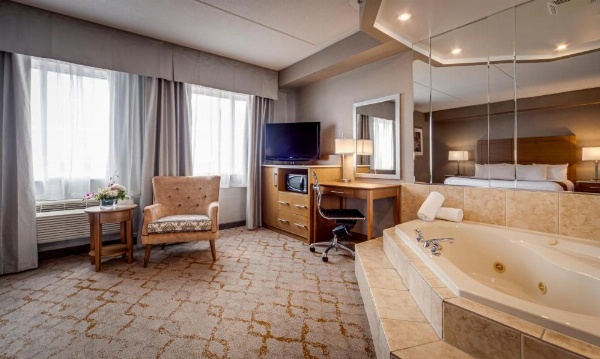 Monte Carlo Inns - Vaughan Suites image 28